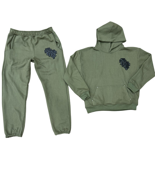 “TB” SWEATSUIT OLIVE GREEN
